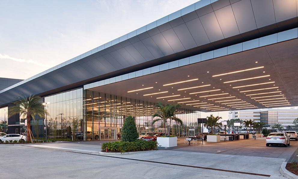 Lexus of Orlando Exterior Seem 6 4.5" Downlight