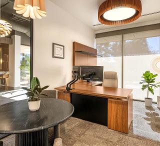 Private Office Lia