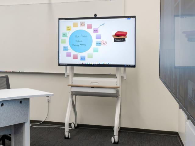 MS Surface Hub Room  2_Final Crop