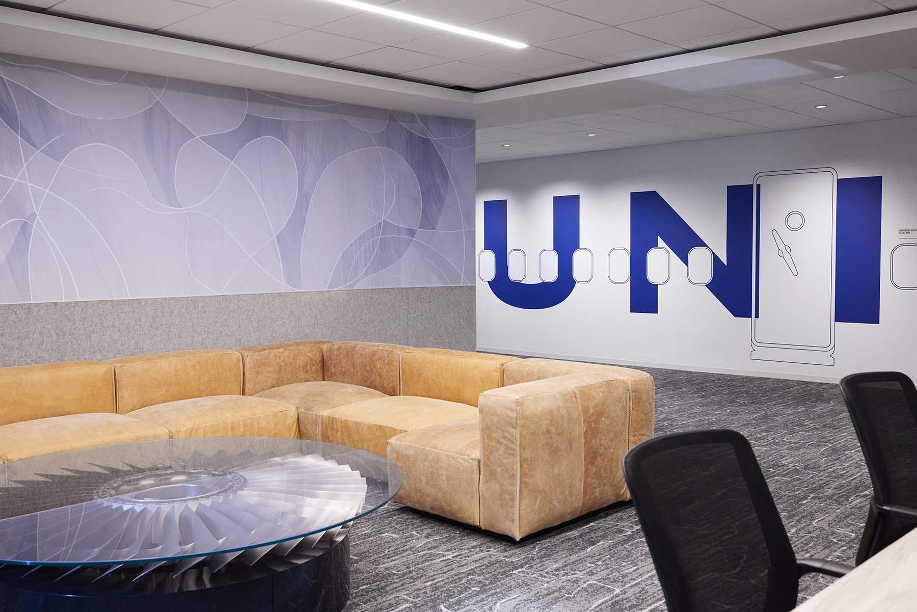Seem 1 Recessed Asymmetric Sitting Area