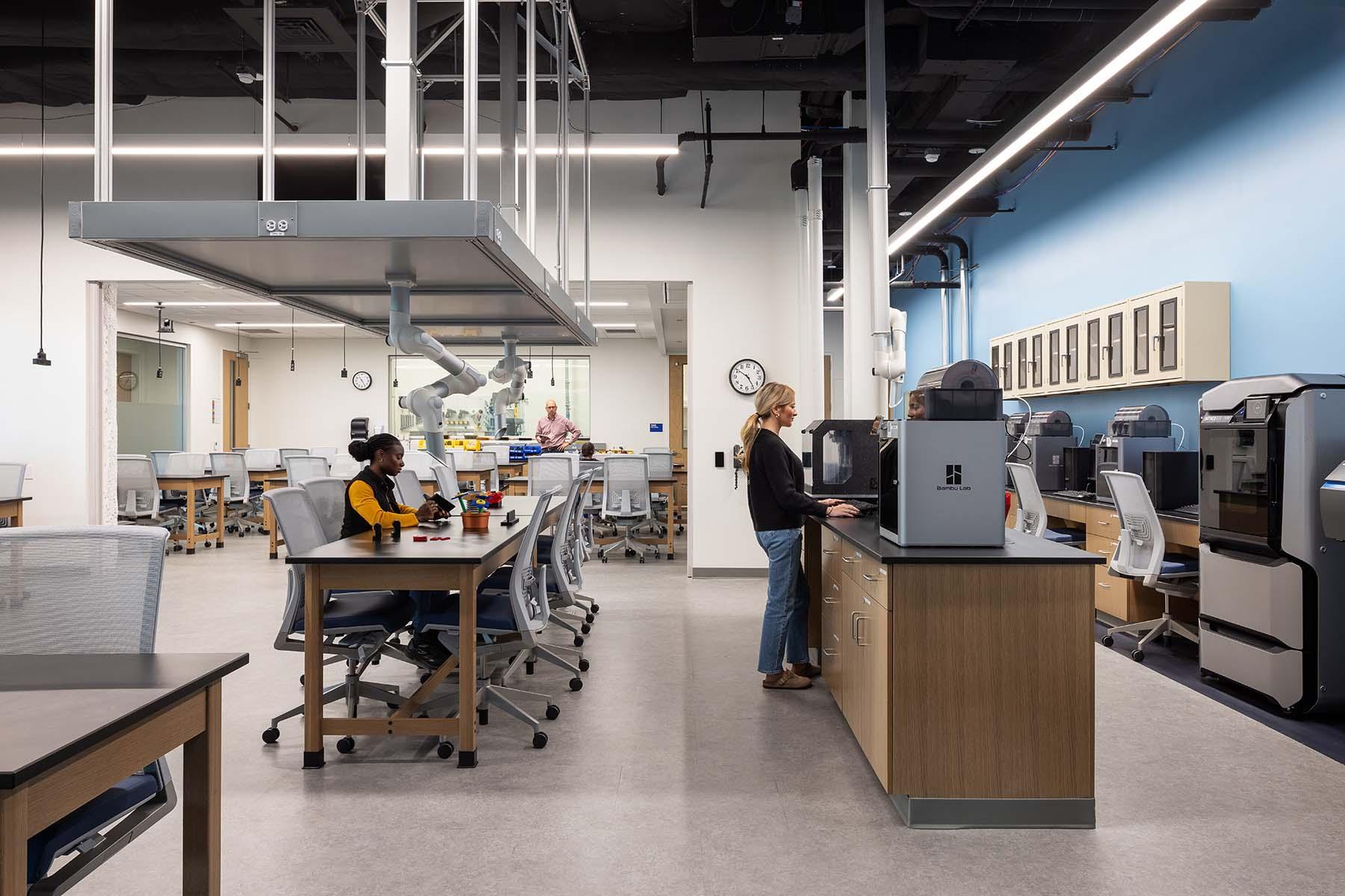 Seem 4 Suspended Classroom Laboratory