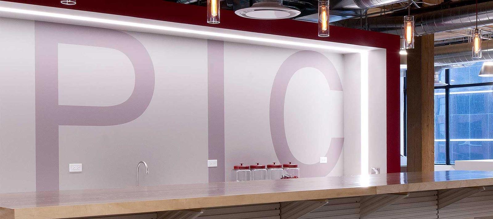 Thomas Interior Systems Seem 4 Wall to Ceiling