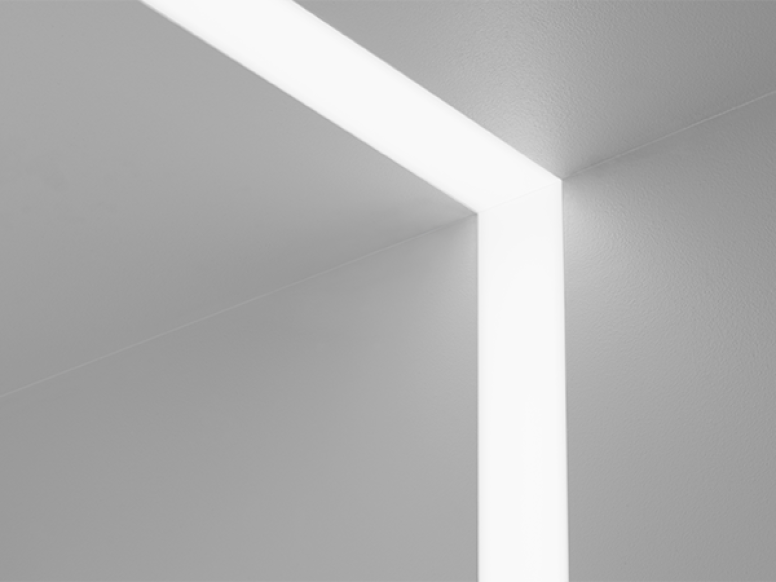 Seem 2 LED Wall-to-Ceiling